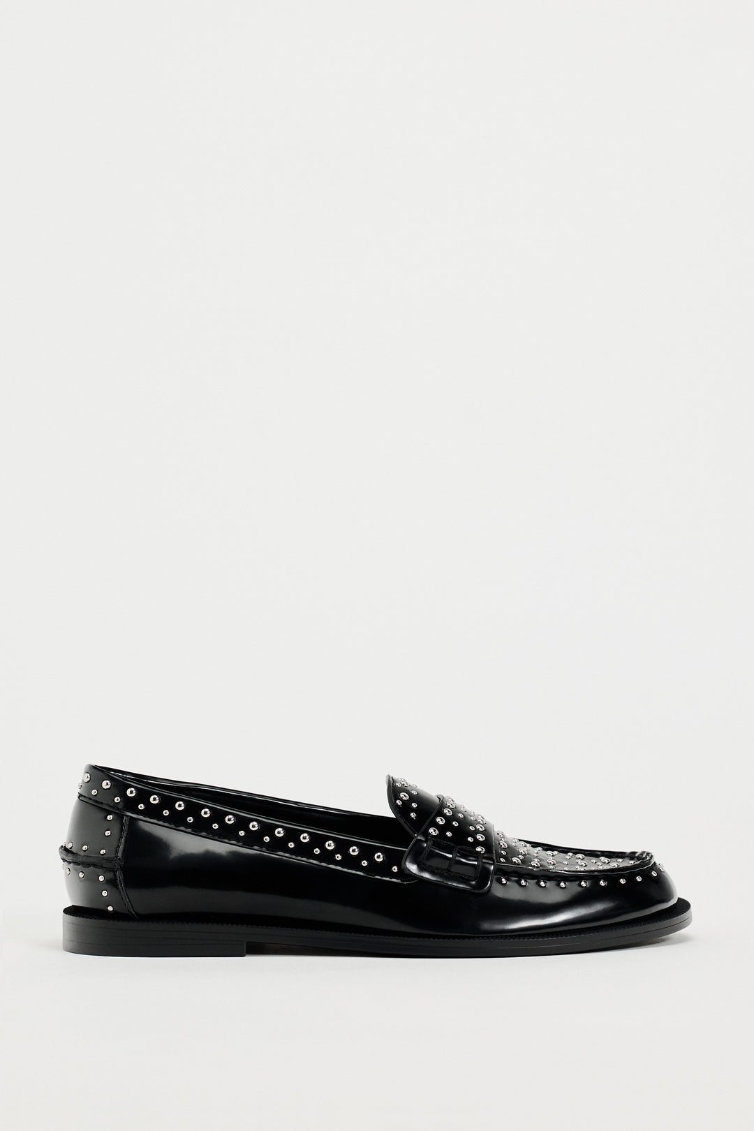 Flat Shoe