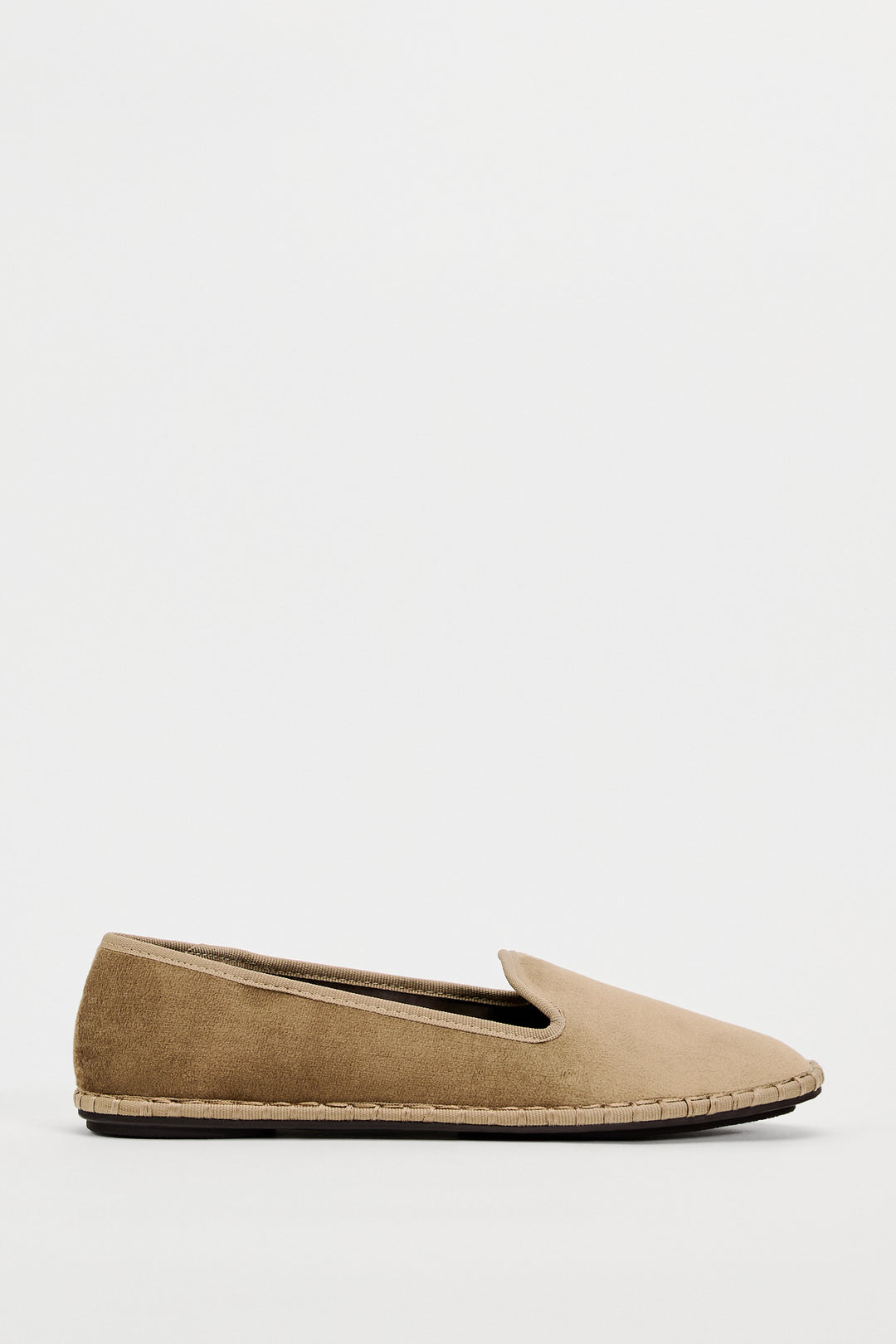 Flat Shoe