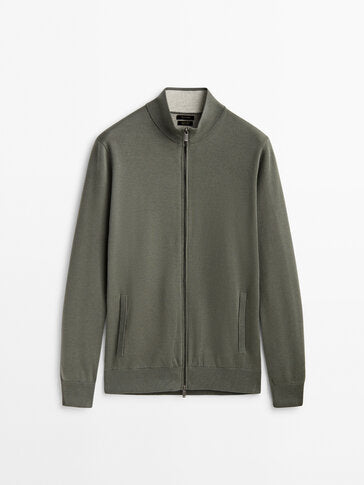 https://static.massimodutti.net/3/photos/2023/I/0/2/p/0958/303/598/0958303598_1_1_3.jpg?ts=1675067401695
