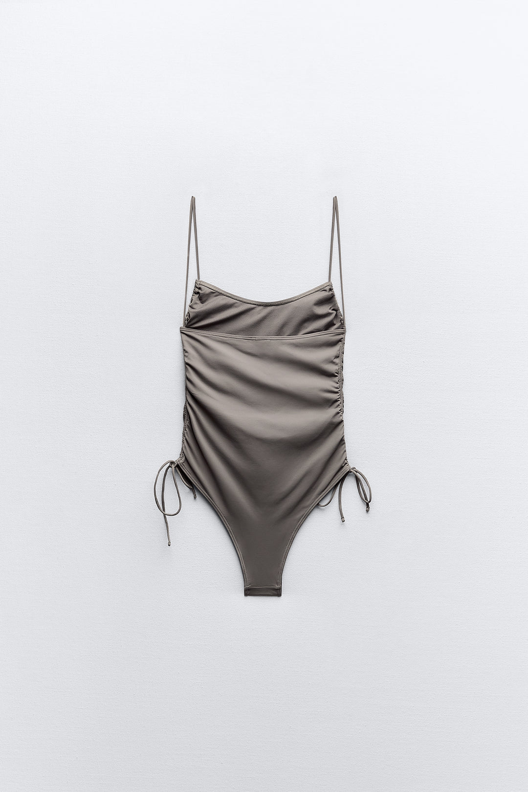 Maillot de bain fronces latérales bretelles spaghetti**