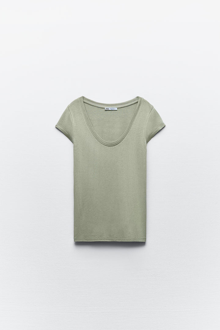 Basic T-Shirt