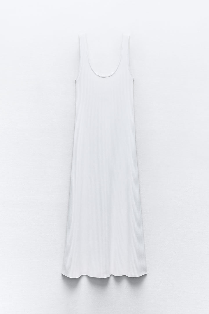 Robe longue côtelée à bretelles**