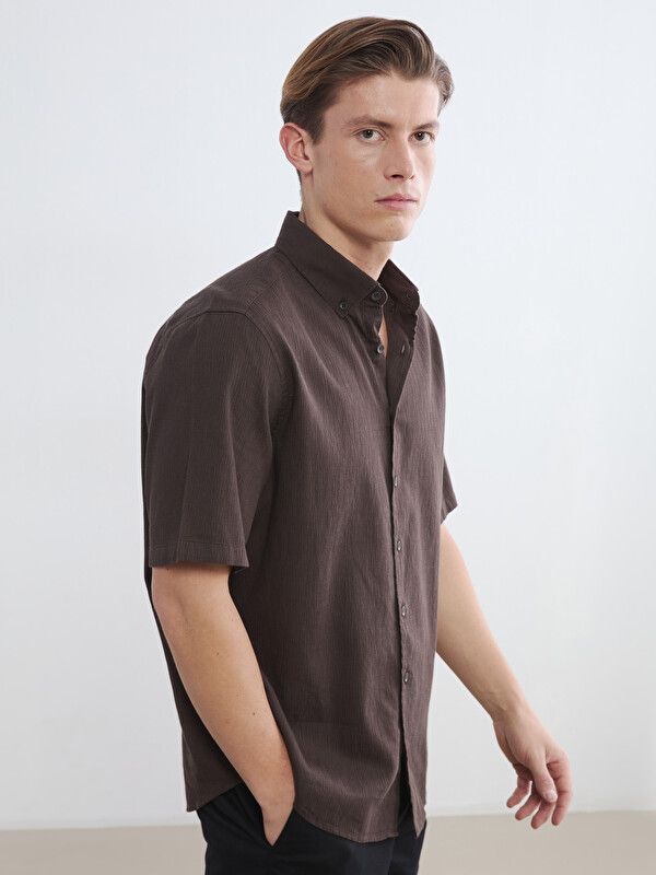 Moudda LC Waikiki - Chemise manches courtes en tissu pour Homme couleur  Marron - Tunisie 1