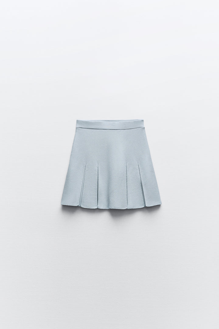 Mini-Jupe Plissée Bleu Clair Ensemble