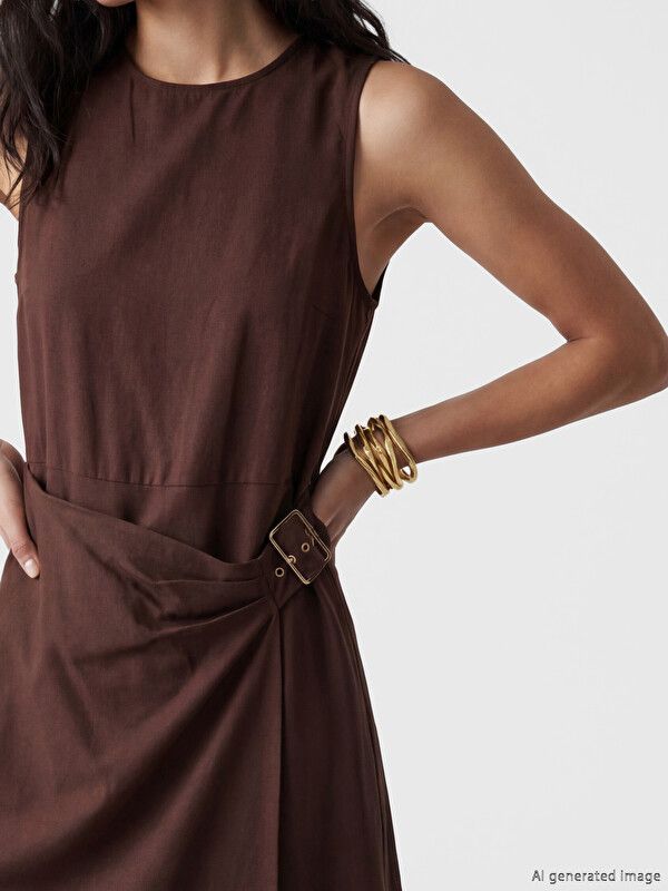 Moudda LC Waikiki - Robe manches courtes en tissu pour Femme couleur Marron foncé - Tunisie 3