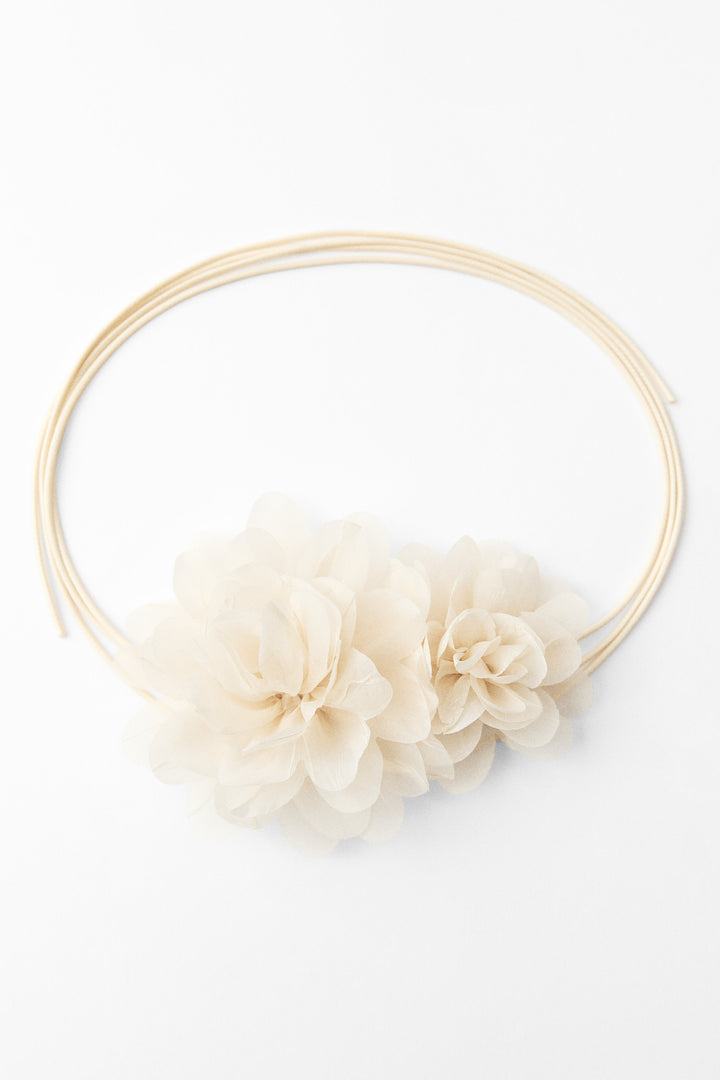 Fleur col cordon