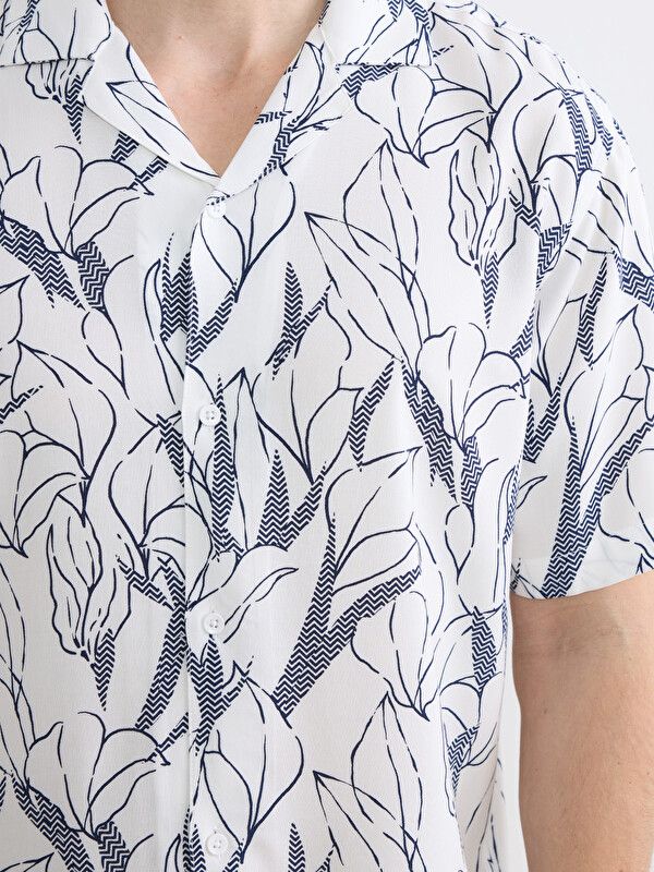Moudda LC Waikiki - Chemise imprimée manches courtes en tissu pour Homme couleur Blanc imprimé - Tunisie 3