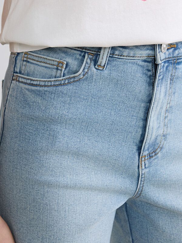 Moudda LC Waikiki - Short en jean pour Femme couleur Bleu clair délavé à l'acide - Tunisie 3