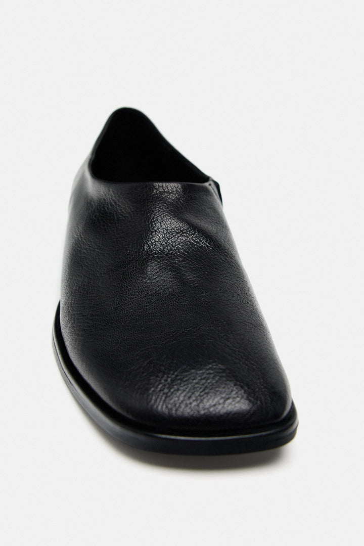 Flat Shoe
