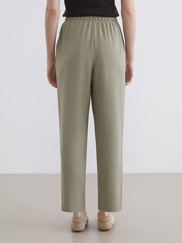 Moudda LC Waikiki - Pantalon fin en tissu pour Femme couleur Vert kaki - Tunisie 4