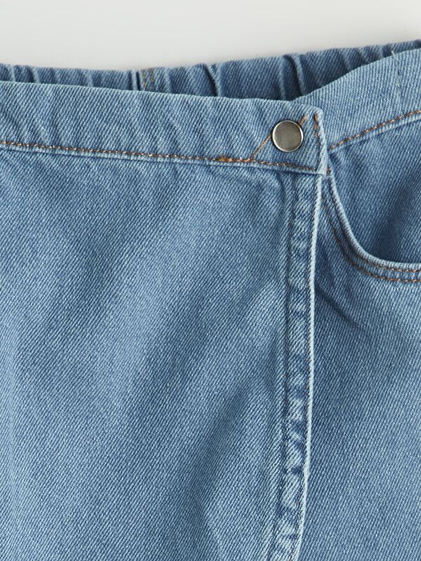 Moudda LC Waikiki - Bermuda en denim pour Fille couleur Bleu clair délavé à l'acide - Tunisie 4