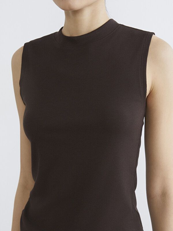 Moudda LC Waikiki - Tunique manches courtes en jersey pour Femme couleur Marron foncé - Tunisie 3
