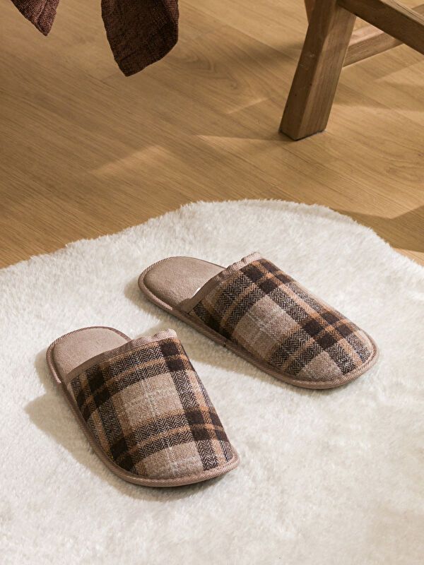 Moudda LC Waikiki - Chaussons d'intérieur couleur Marron pour hommes - Tunisie 1