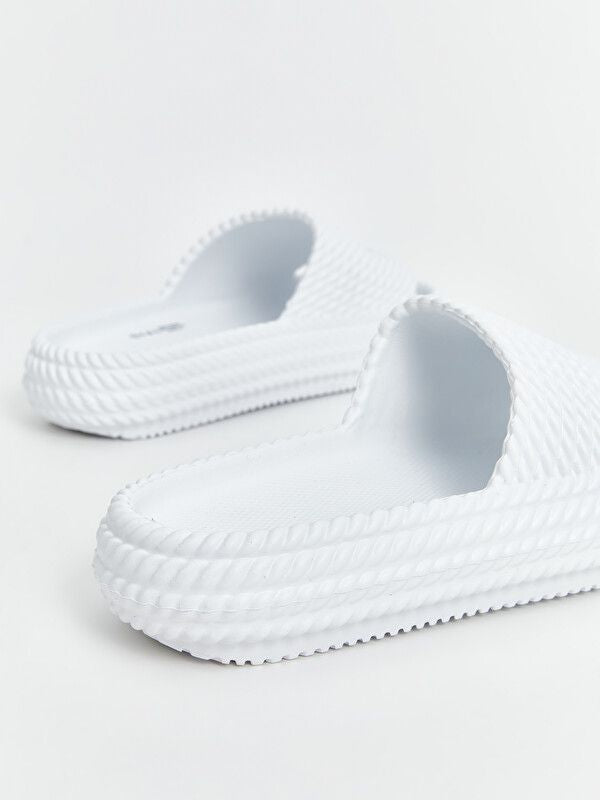 Moudda LC Waikiki - Pantoufles légères pour Femme couleur Blanc - Tunisie 5