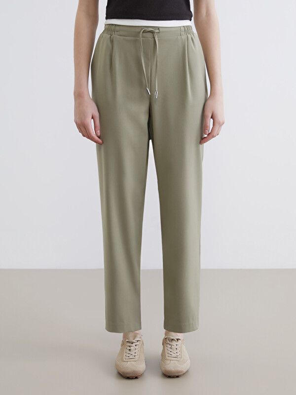 Moudda LC Waikiki - Pantalon fin en tissu pour Femme couleur Vert kaki - Tunisie 2