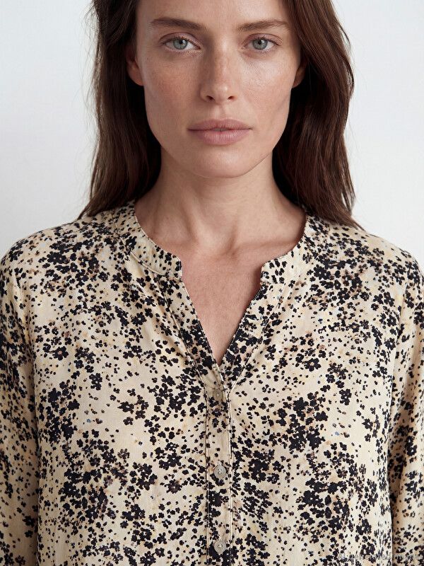 Moudda LC Waikiki - Chemisier (blouse) imprimé manches longues en tissu pour Femme couleur Beige imprimé - Tunisie 3