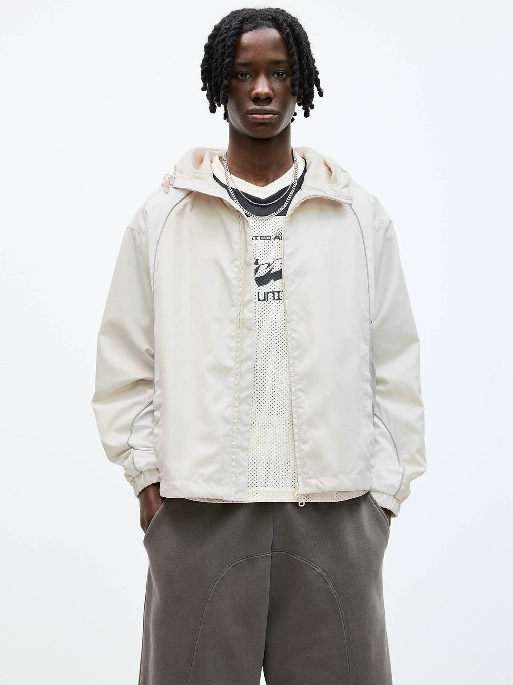 Moudda PULL & BEAR - K-way - Panneaux & Piping Capuche - Tunisie 2