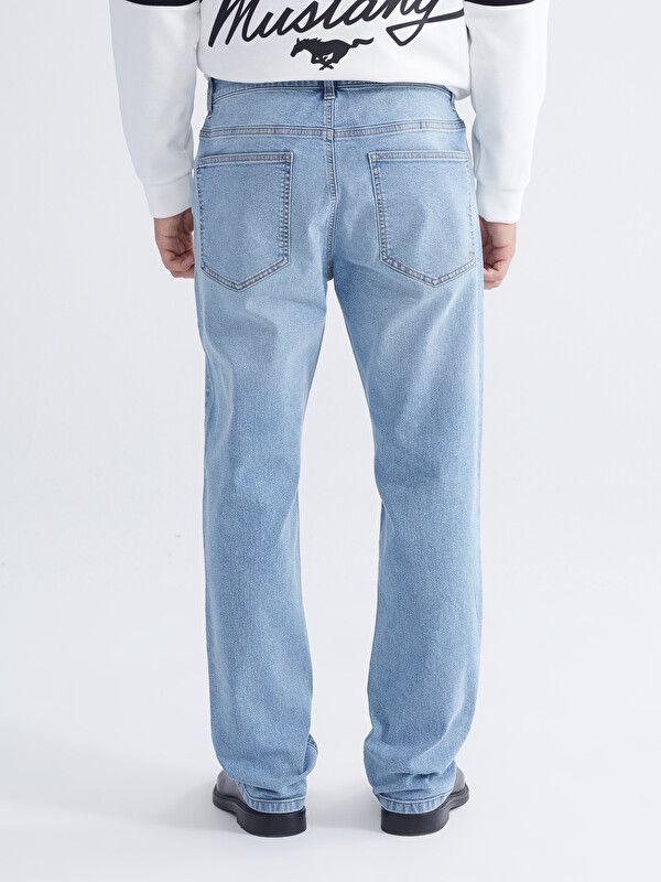 Moudda LC Waikiki - Jean basique en denim pour Homme couleur Bleu indigo clair rodé - Tunisie 4