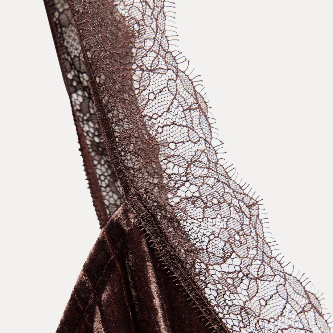 Moudda ZARA - Robe Midi en Velours et Dentelle - Tunisie 3