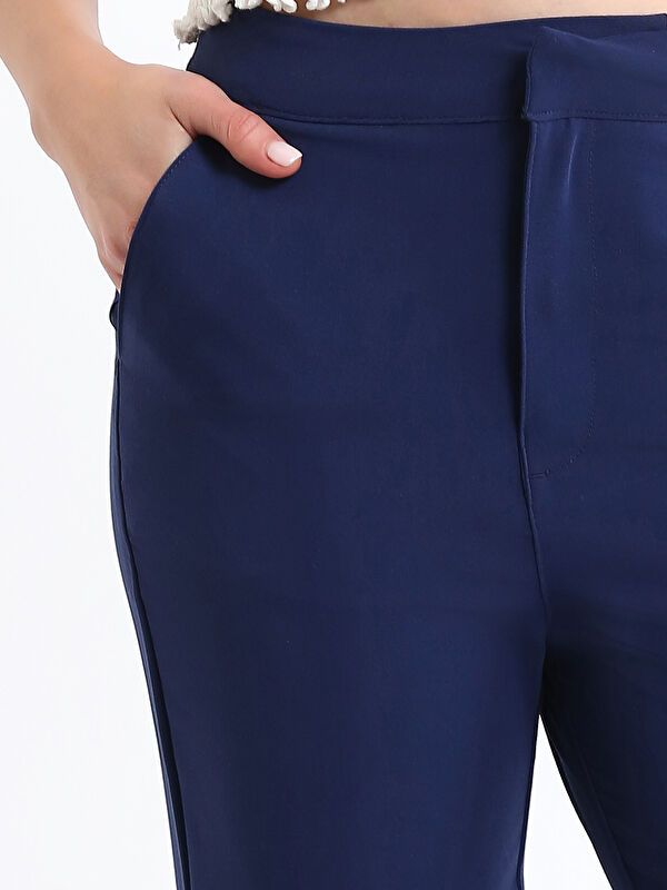 Moudda LC Waikiki - Pantalon tissé moyen Femme Bleu marine claire - Tunisie 3