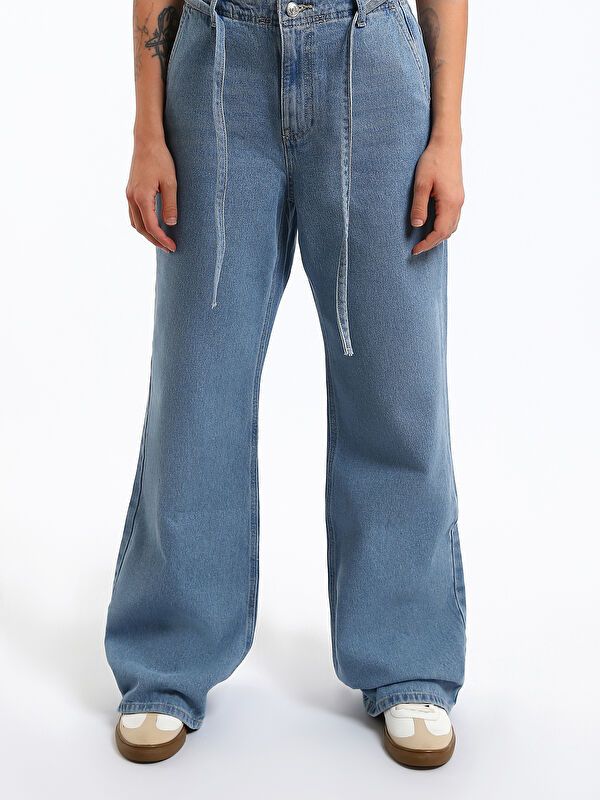 Moudda LC Waikiki - Jean basique en denim couleur Bleu indigo clair rodé pour femmes - Tunisie 2