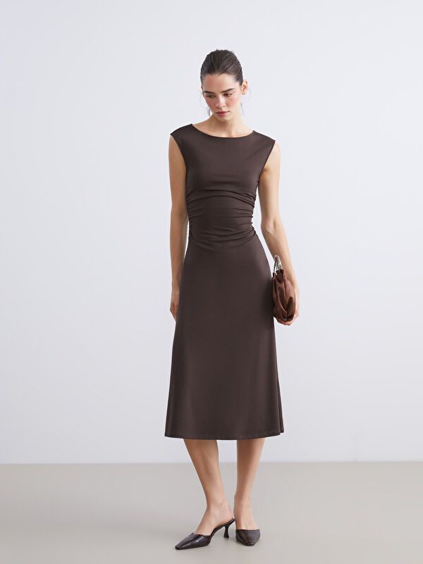 Moudda LC Waikiki - Robe en jersey manches courtes Femme Brun foncé - Tunisie 1