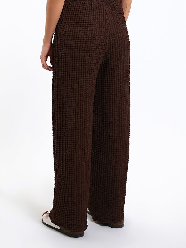 Moudda LC Waikiki - Pantalon en jersey couleur Marron foncé pour femmes - Tunisie 5