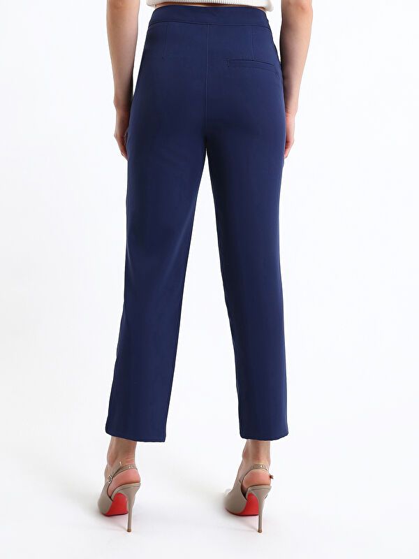 Moudda LC Waikiki - Pantalon tissé moyen Femme Bleu marine claire - Tunisie 5