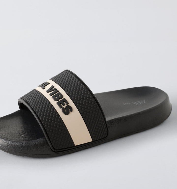 Moudda ZARA - Chaussure plate texte - Tunisie 3