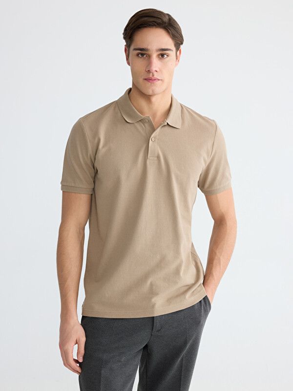 Moudda LC Waikiki - T-shirt col polo basique manches courtes en jersey pour Homme couleur Beige foncé - Tunisie 1