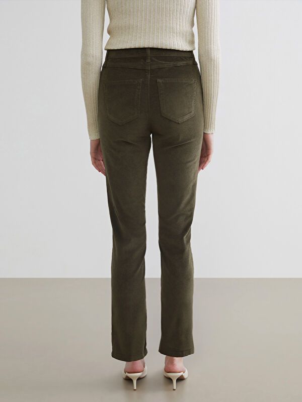 Moudda LC Waikiki - Pantalon épais en tissu couleur Vert kaki pour femmes - Tunisie 4