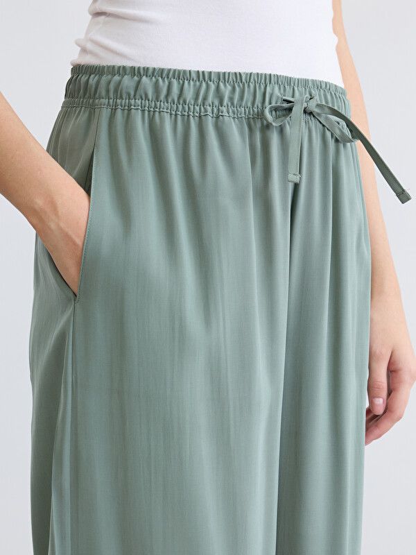 Moudda LC Waikiki - Pantalon fin en tissu pour Femme couleur Vert clair - Tunisie 3