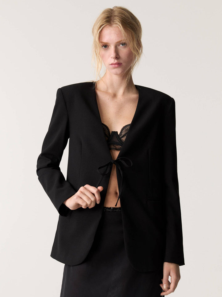 Moudda PULL & BEAR - Blazer - Sans Revers, Lacet & Poches Vifs - Tunisie 2