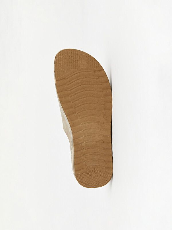 Moudda LC Waikiki - Pantoufles pour Femme couleur Beige - Tunisie 4
