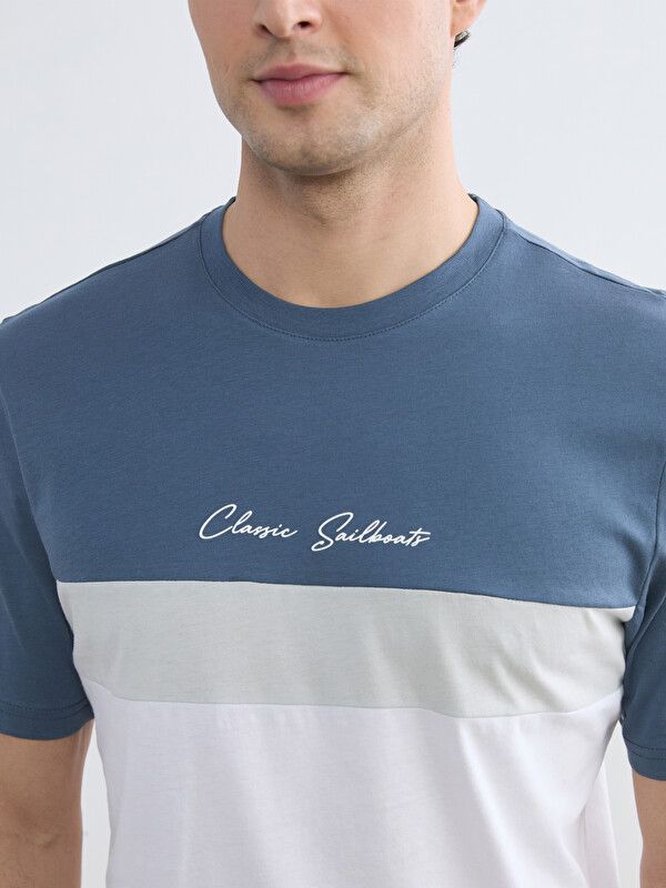 Moudda LC Waikiki - T-shirt imprimé manches courtes en jersey pour Homme couleur Bleu indigo rayé - Tunisie 3