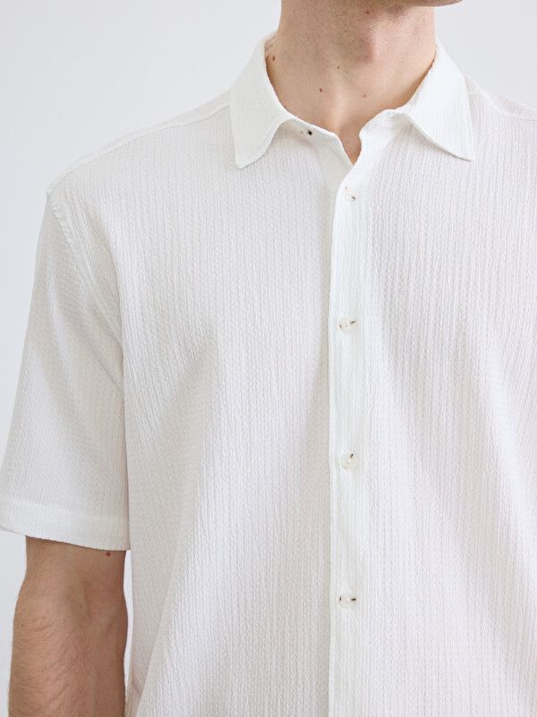 Moudda LC Waikiki - Chemise manches courtes en tissu pour Homme couleur Écru - Tunisie 3