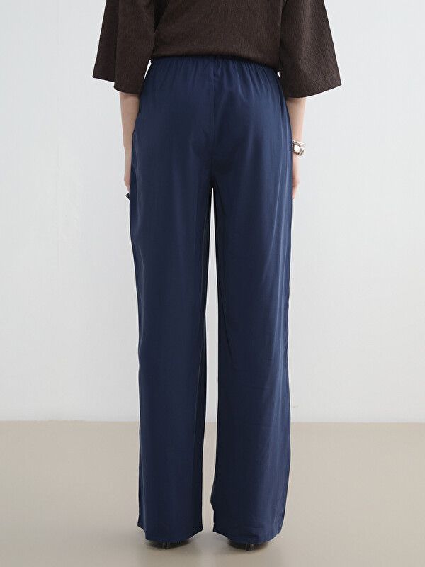 Moudda LC Waikiki - Pantalon fin en tissu pour Femme couleur Bleu marine - Tunisie 4