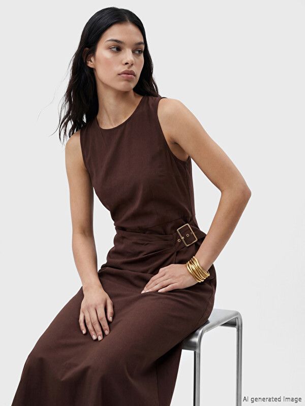 Moudda LC Waikiki - Robe manches courtes en tissu pour Femme couleur Marron foncé - Tunisie 2
