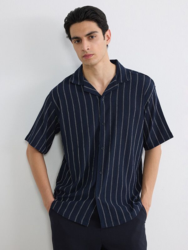 Moudda LC Waikiki - Chemise manches courtes en tissu pour Homme couleur Bleu marine rayé - Tunisie 1