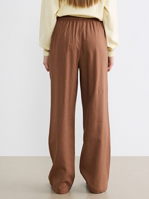 Moudda LC Waikiki - Pantalon fin en tissu pour Femme couleur Moka - Tunisie 2