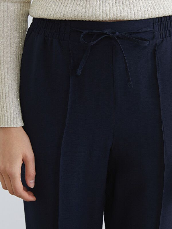 Moudda LC Waikiki - Pantalon fin en tissu pour Femme couleur Bleu marine - Tunisie 3