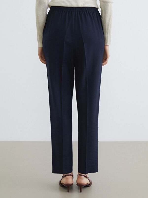 Moudda LC Waikiki - Pantalon fin en tissu pour Femme couleur Bleu marine - Tunisie 4
