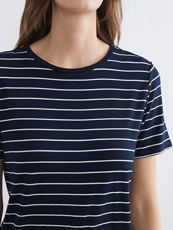 Moudda LC Waikiki - Body basique manches courtes en jersey pour Femme couleur Bleu marine rayé - Tunisie 3