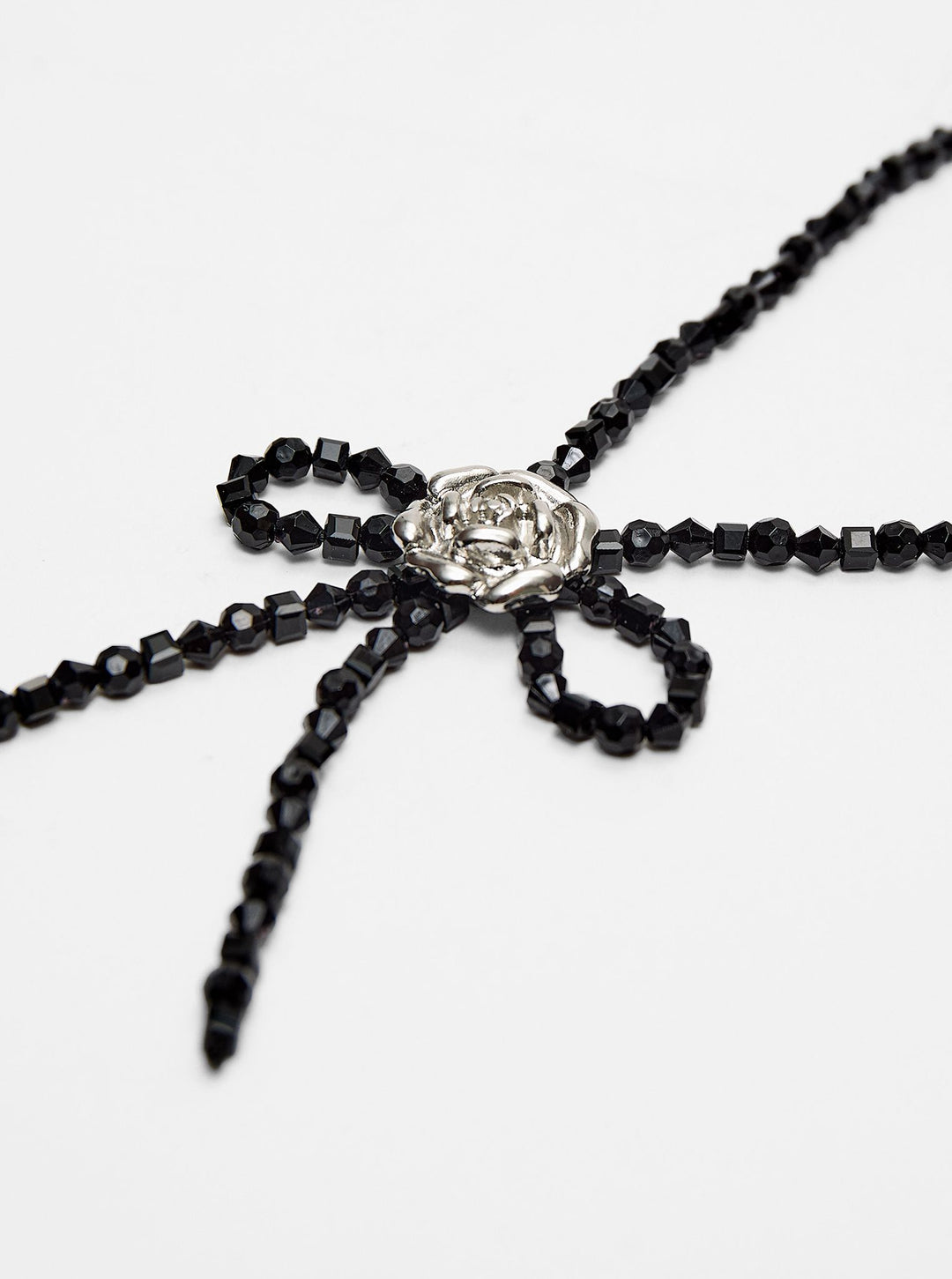 Moudda STRADIVARIUS - Collier Nœud Rose - Tunisie 1