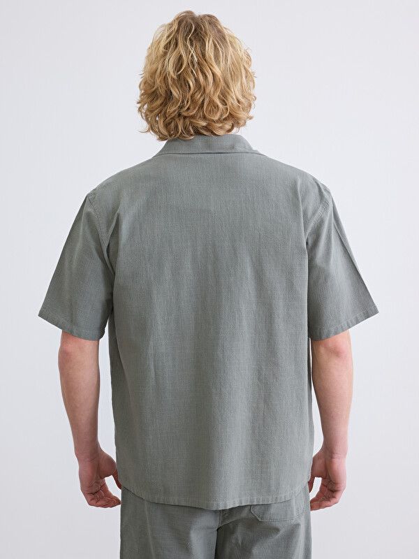 Moudda LC Waikiki - Chemise manches courtes en tissu pour Homme couleur Vert kaki - Tunisie 4