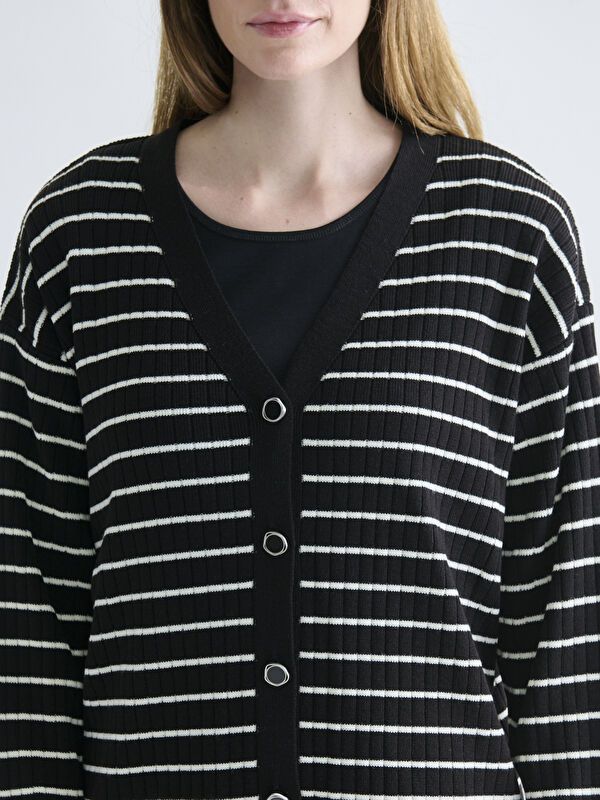 Moudda LC Waikiki - Cardigan tricot moyen Femme Rayures noires - Tunisie 3