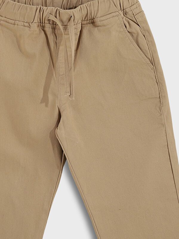 Moudda LC Waikiki - Pantalon tissé basique Garçon Beige foncé - Tunisie 4