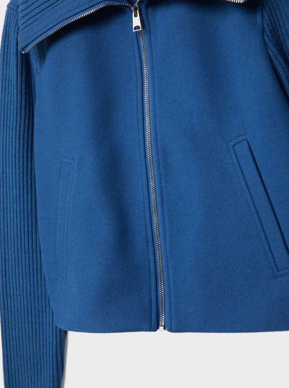 Moudda STRADIVARIUS - Veste Courte à Manches en Tricot Soft - Tunisie 1