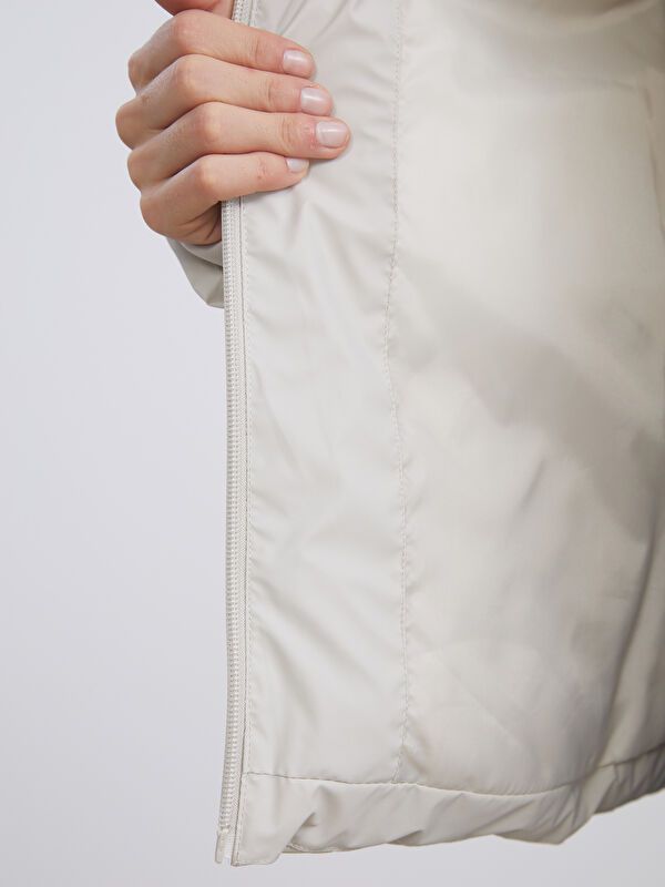 Moudda LC Waikiki - Manteau matelassé en nylon Femme Beige clair - Tunisie 4