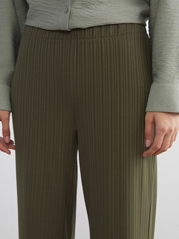 Moudda LC Waikiki - Pantalon basique en jersey pour Femme couleur Vert kaki - Tunisie 3